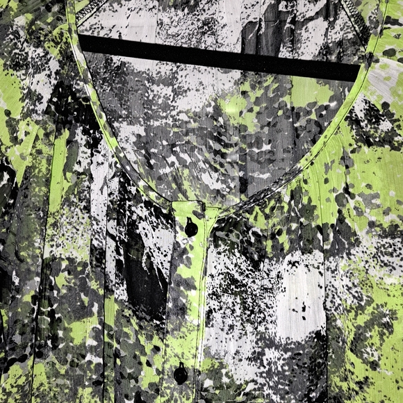 Green and Black Women's Blouse - Picture 2 of 4